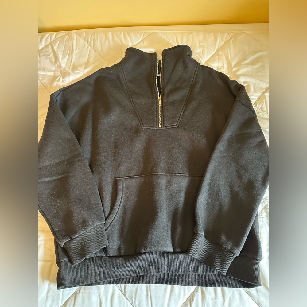 Black (L) basic quarter zip